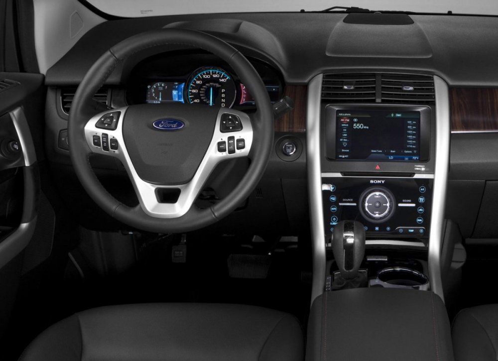 2013-ford-edge-dashboard-carbuzz-677251-1600.jpg